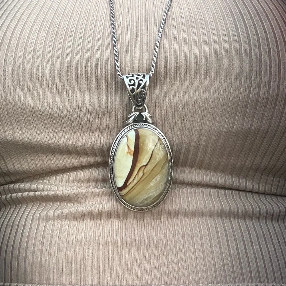 Banded Desert Jasper Pendant - Picture 2 of 9